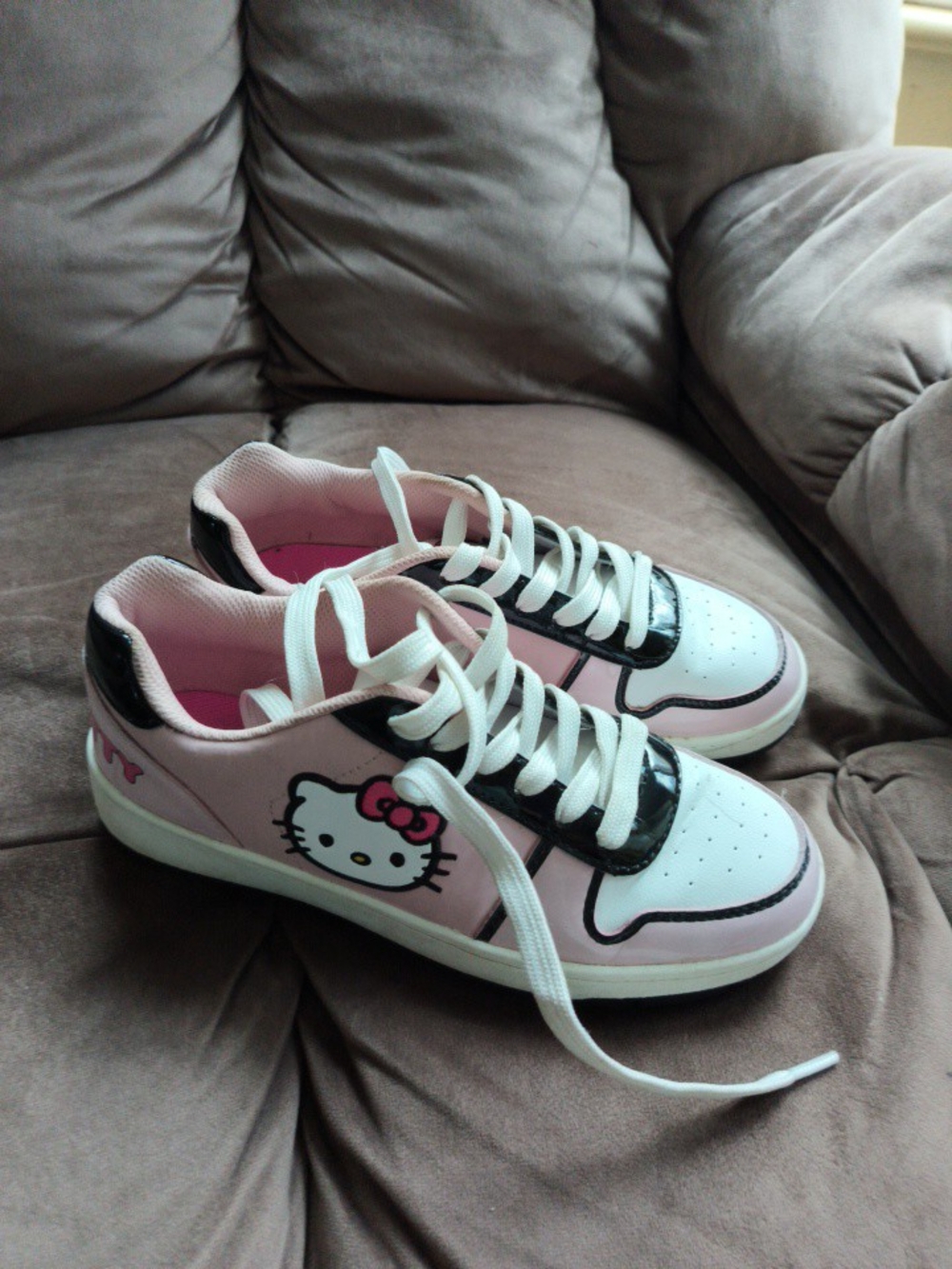 Sanrio Hello Kitty Pink & White Sneakers Size 8